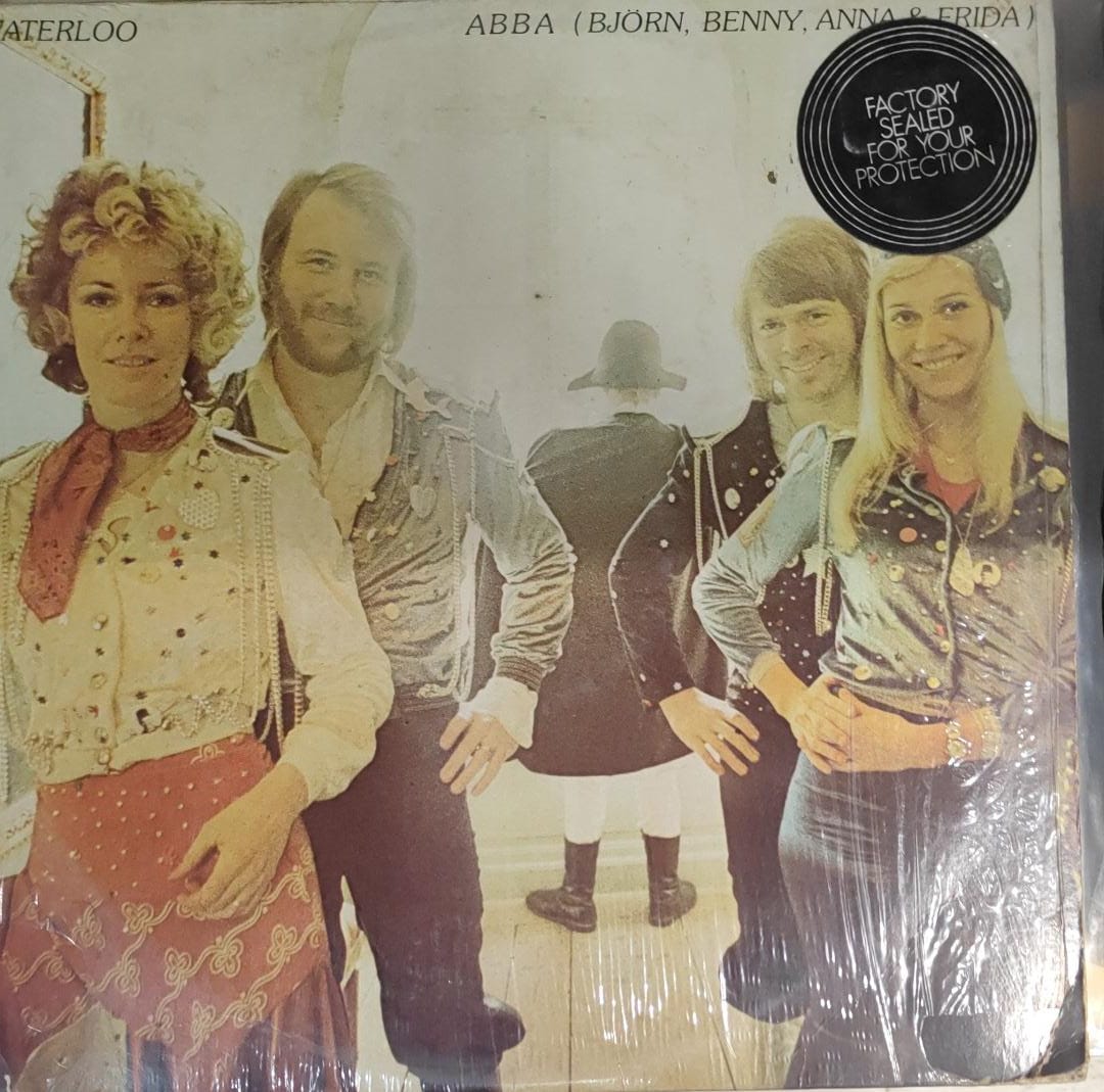R-202604112 ABBA;vinyl_record gramophone house